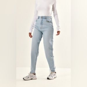 PrettyLittleThing Mom Jeans